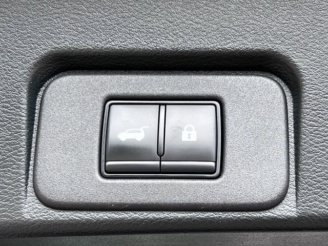 Used 2025 Nissan Rogue SL w/ Tech Package AWD/4WD image 36