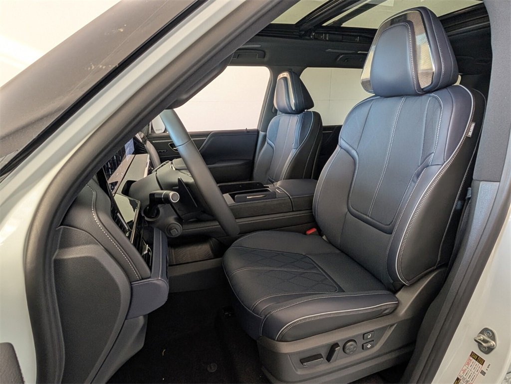 New 2026 INFINITI QX80 SPORT image 5