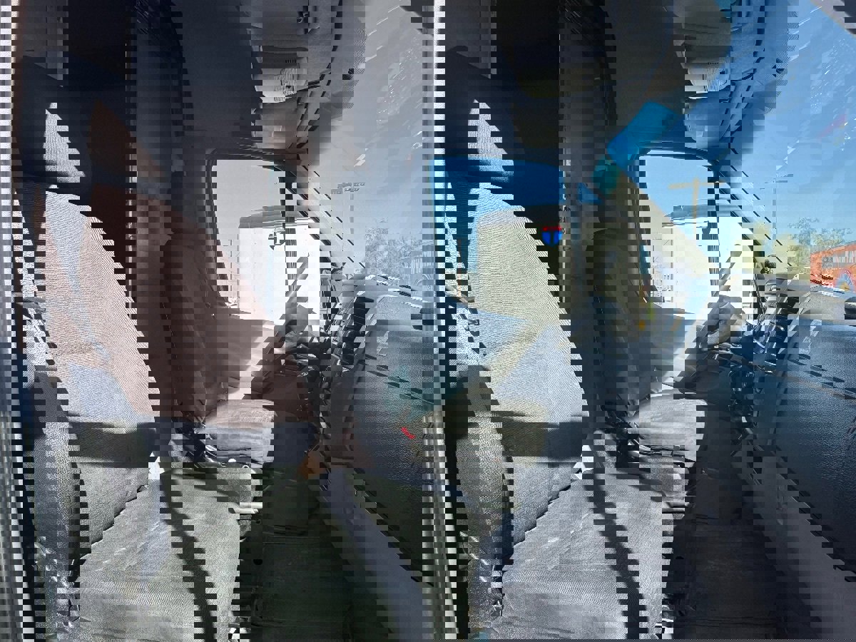 Used 2018 Mercedes-Benz Sprinter 2500 image 10