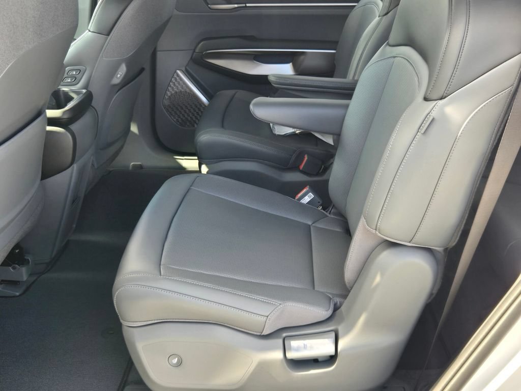 New 2026 Kia EV9 Light RWD image 7