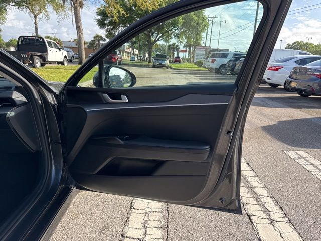 Used 2025 Kia K5 LXS image 13