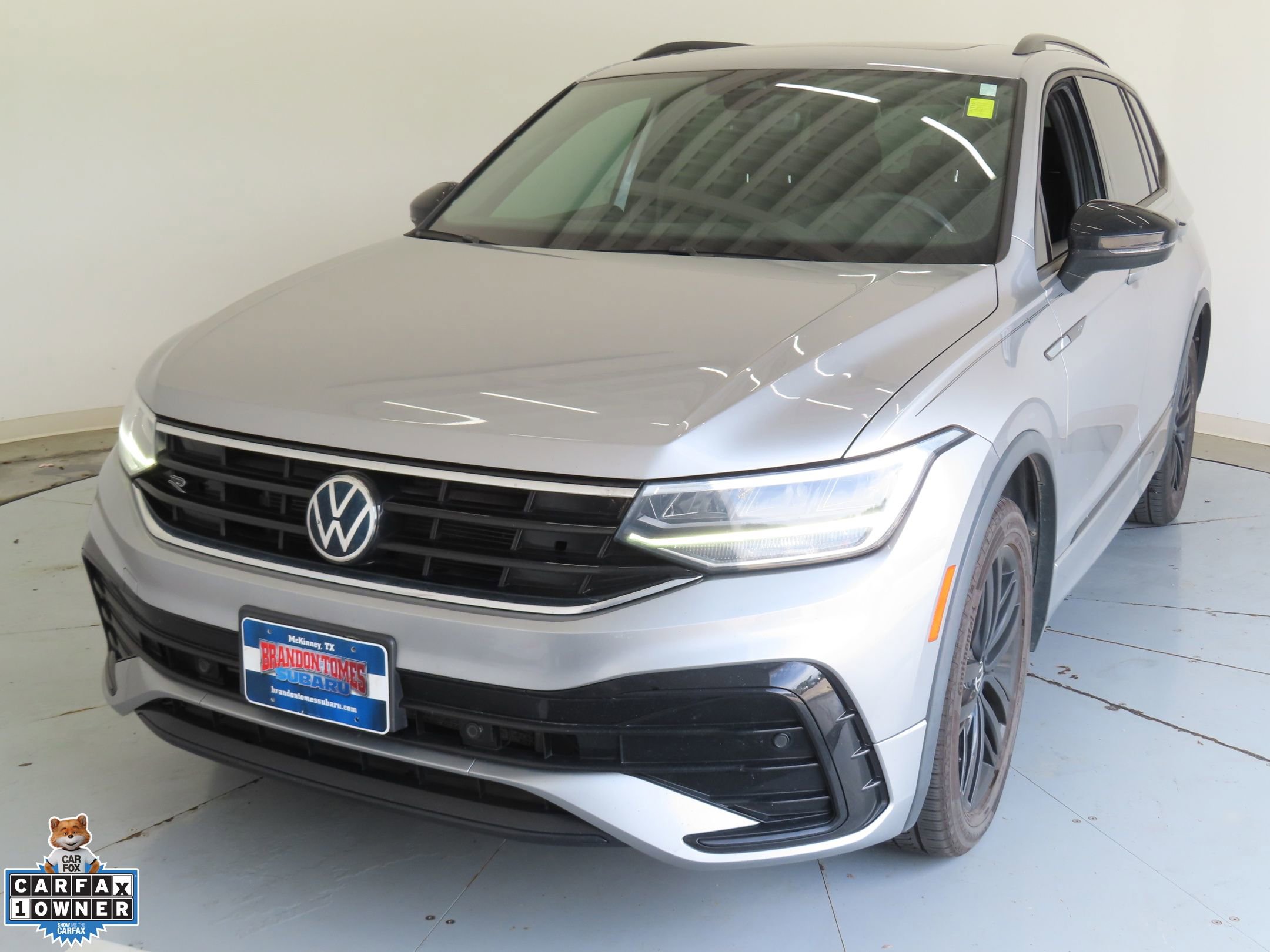 Used 2022 Volkswagen Tiguan SE R-Line FWD image 8
