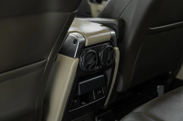 Used 2015 Land Rover LR4 HSE LUX image 39