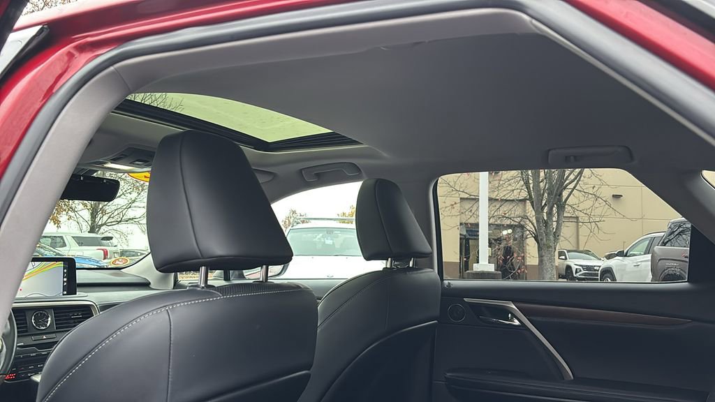 Used 2022 Lexus RX 350L Premium w/ Premium Package image 32