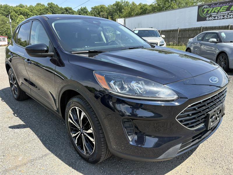 Used 2021 Ford Escape SE w/ SE Sport Appearance Package AWD/4WD image 6