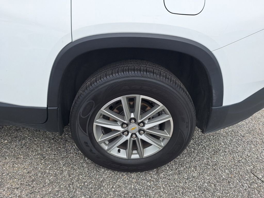 Used 2023 Chevrolet Traverse LT image 25