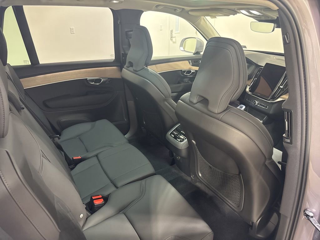Used 2026 Volvo XC90 B5 Plus w/ Protection Package image 24