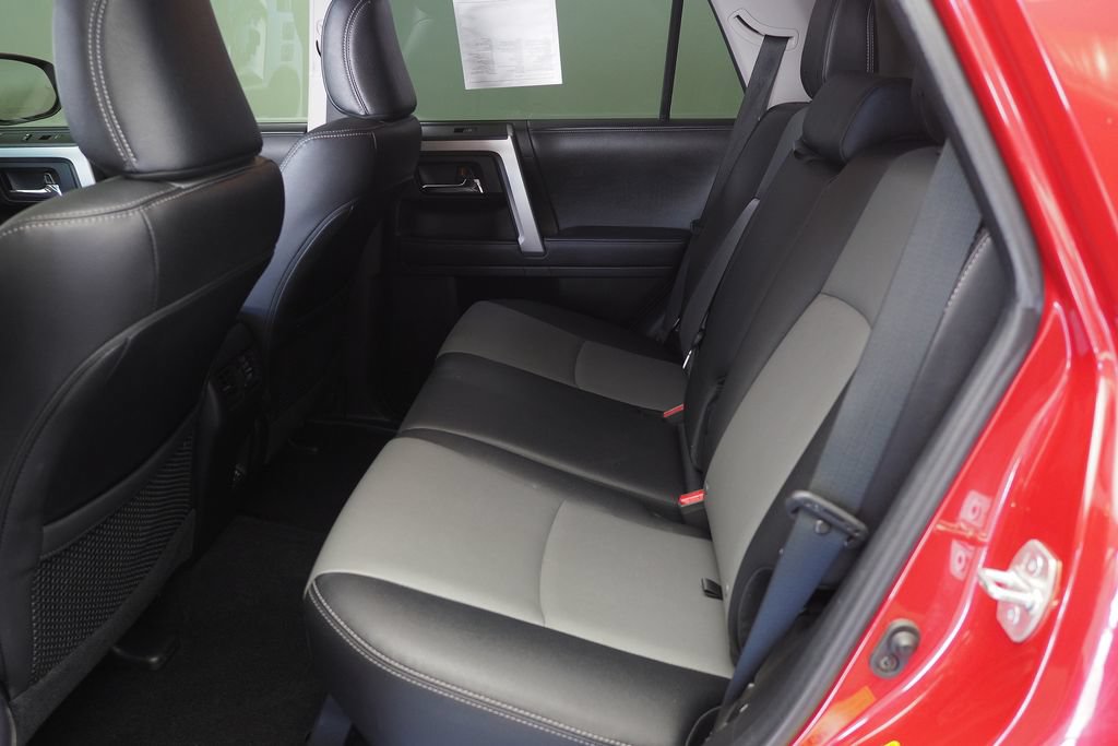 Used 2022 Toyota 4Runner SR5 Premium w/ Moonroof Package AWD/4WD image 19