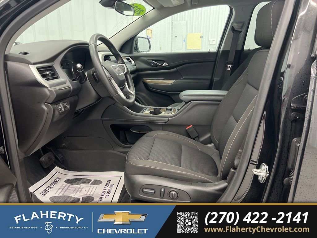 Used 2023 GMC Acadia SLE w/ Driver Convenience Package image 9