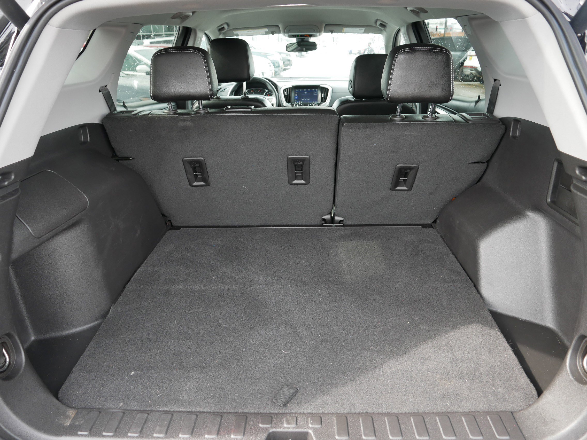 Used 2024 GMC Terrain SLT image 18