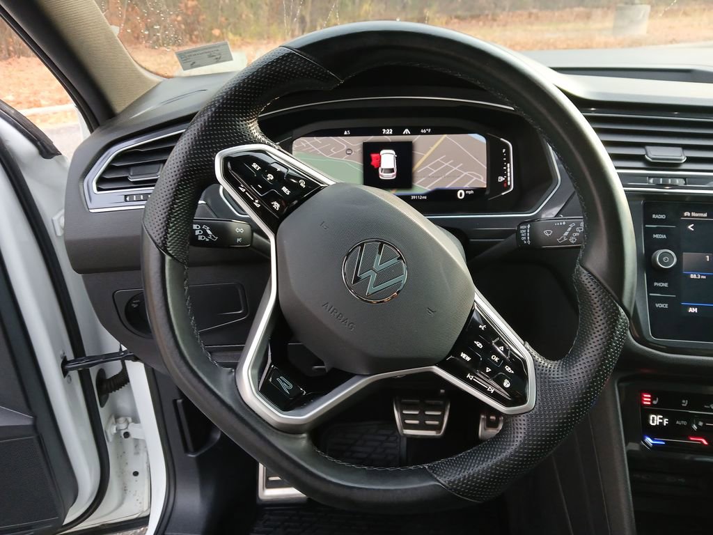 Used 2022 Volkswagen Tiguan SEL R-Line image 30
