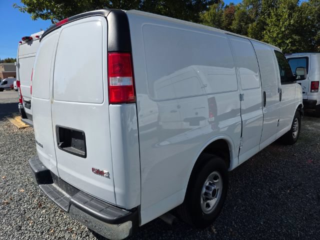 Used 2022 GMC Savana 2500 w/ Driver Convenience Package RWD image 4