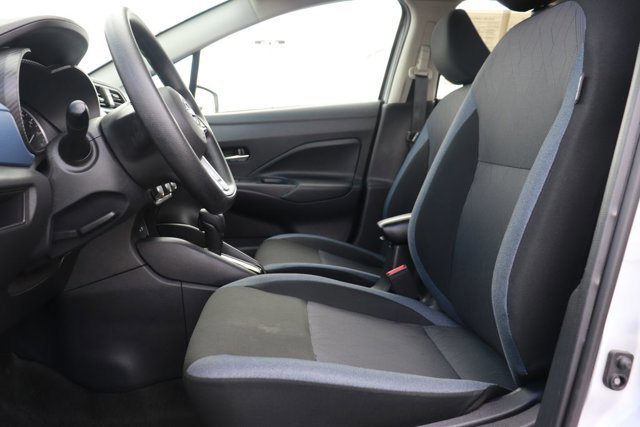 Used 2025 Nissan Versa SV FWD image 11