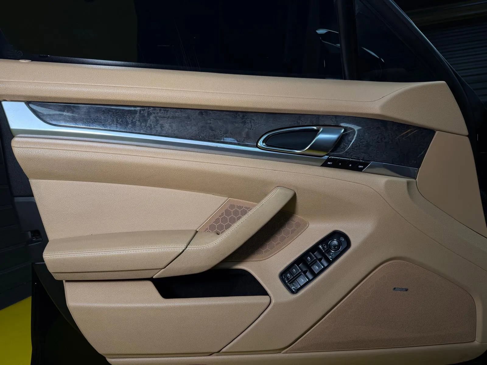 Used 2010 Porsche Panamera S image 22