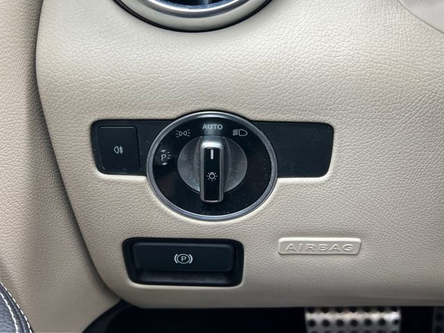 Used 2014 Mercedes-Benz SLK 250 w/ Premium Package image 18