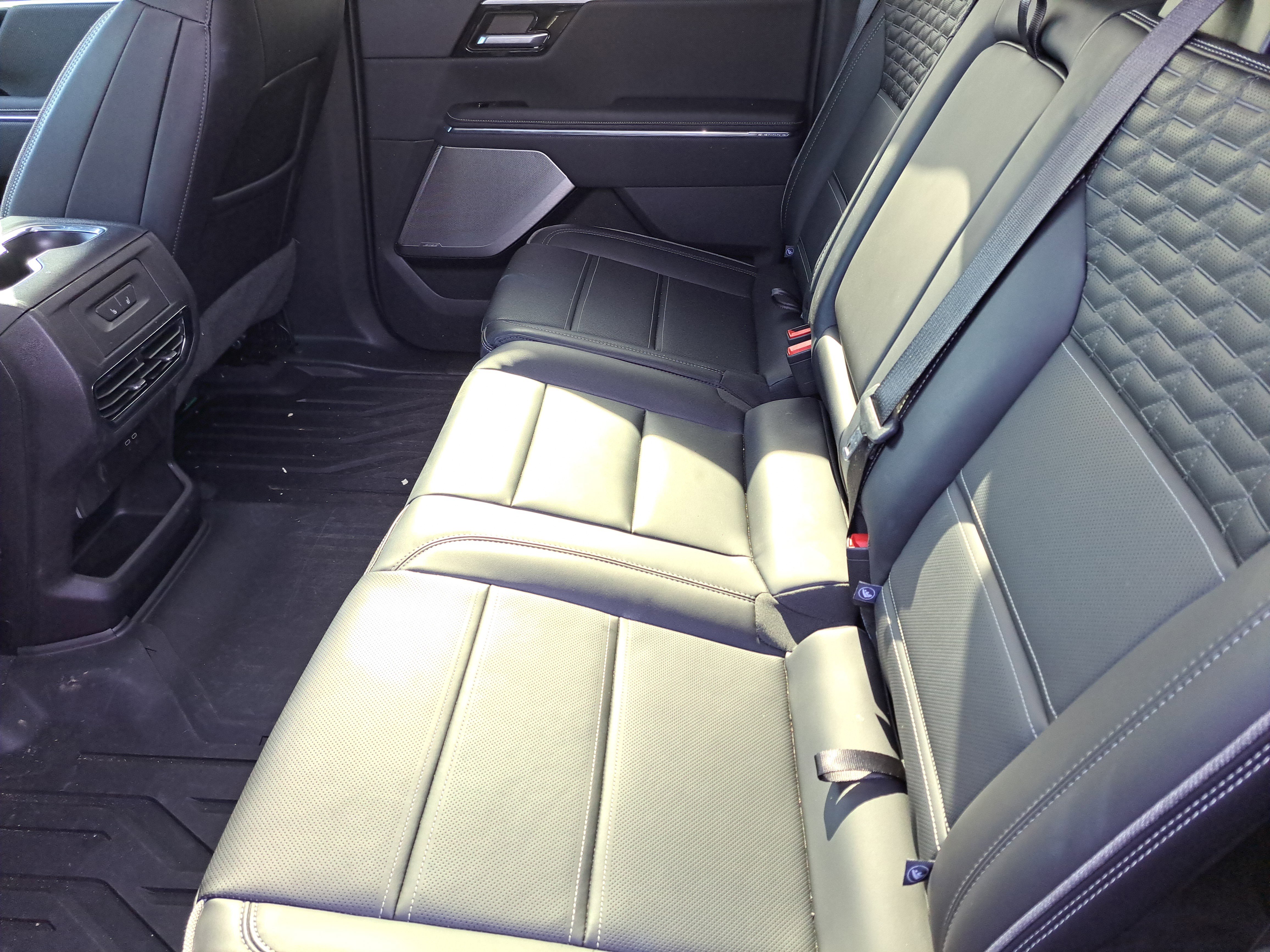 Used 2024 GMC Sierra EV Denali image 9