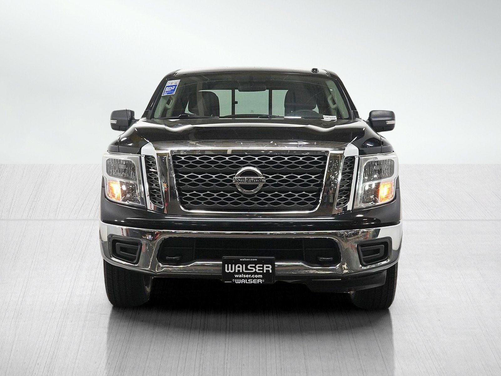 Used 2017 Nissan Titan SV AWD/4WD image 8