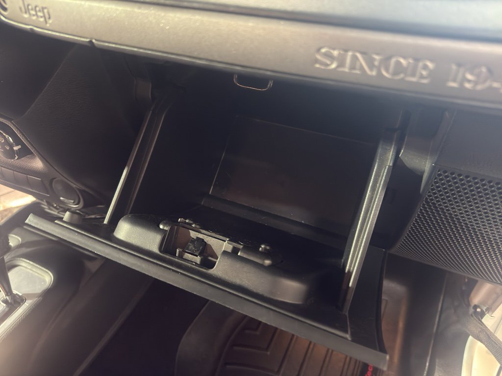 Used 2018 Jeep Wrangler Sport image 24