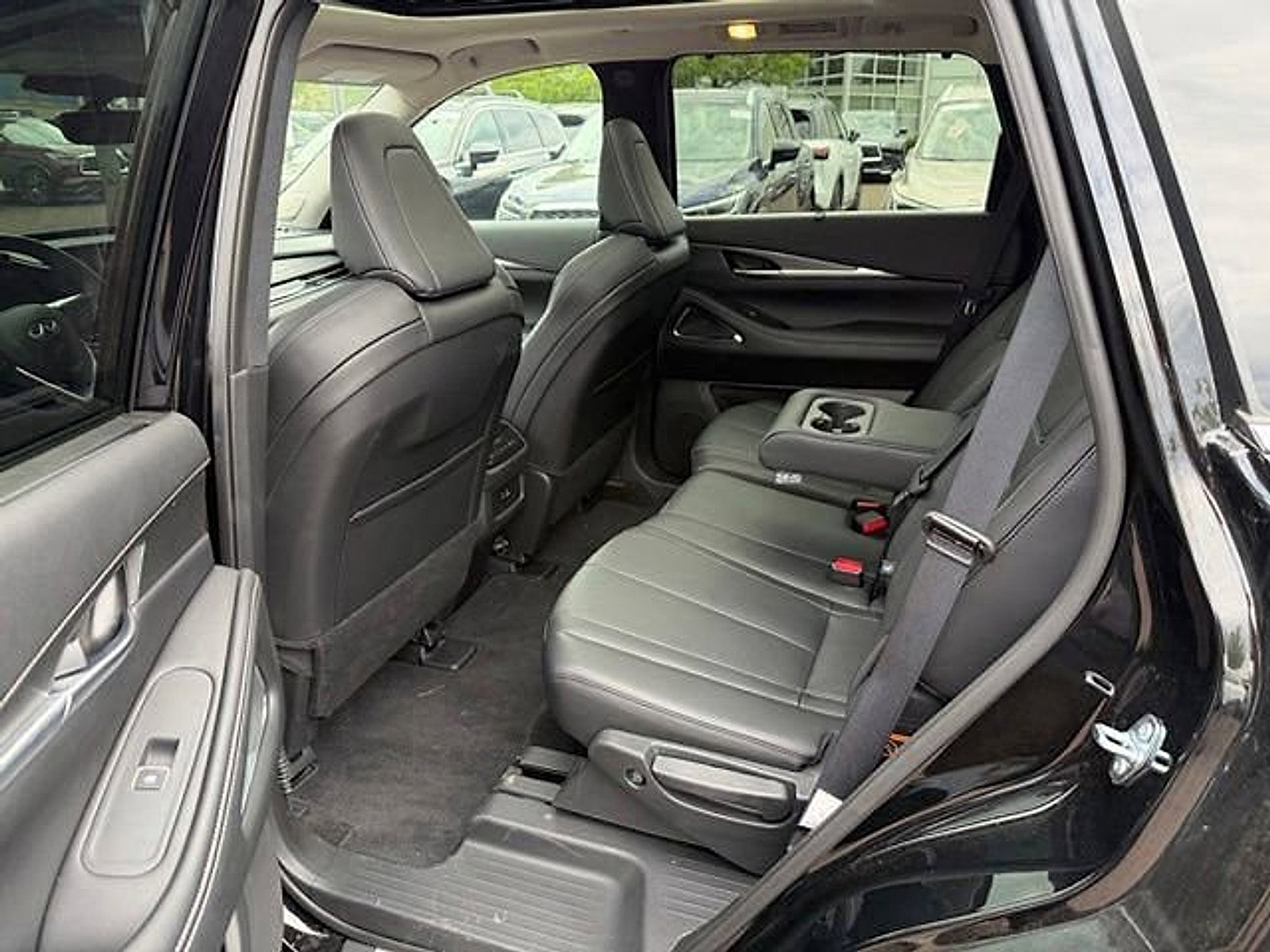 Certified 2025 INFINITI QX60 Luxe AWD/4WD image 12