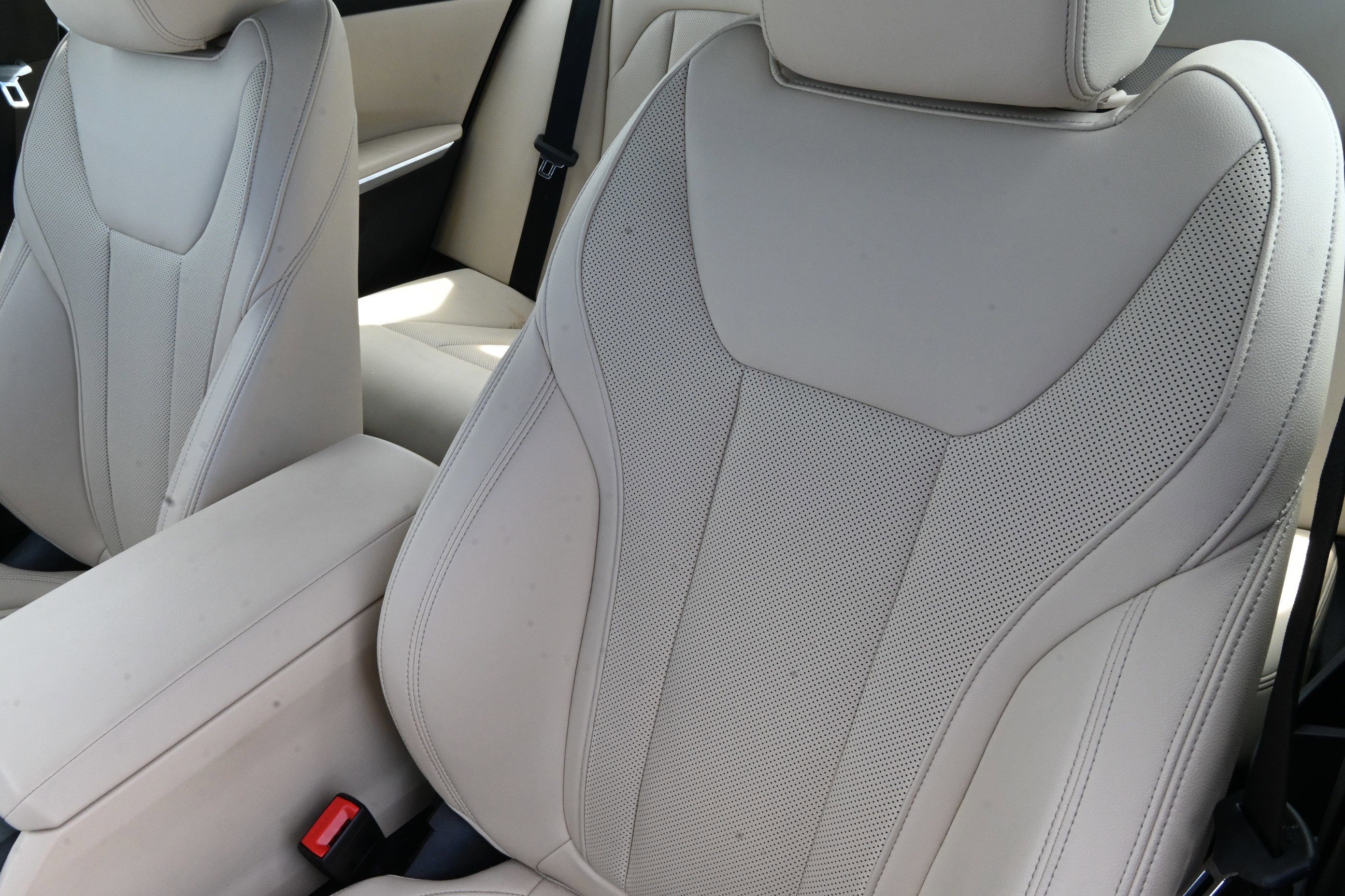 Certified 2024 BMW 330i Sedan w/ Convenience Package image 12