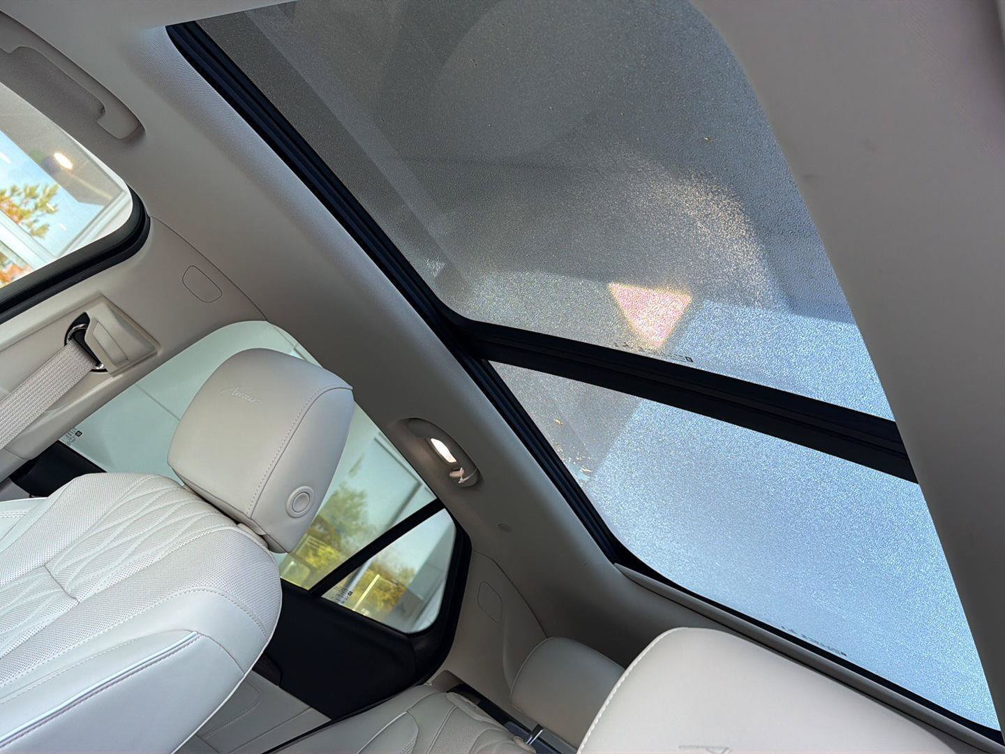 Used 2022 Buick Envision Avenir w/ Technology Package II FWD image 35