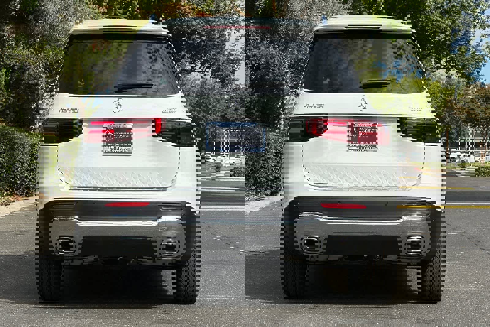 New 2025 Mercedes-Benz GLB 250 4MATIC image 4