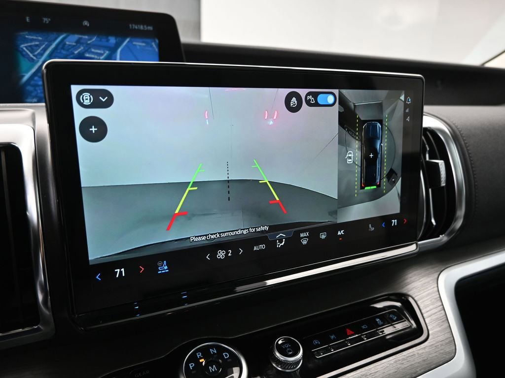 Certified 2025 Ford Expedition Max Platinum image 17