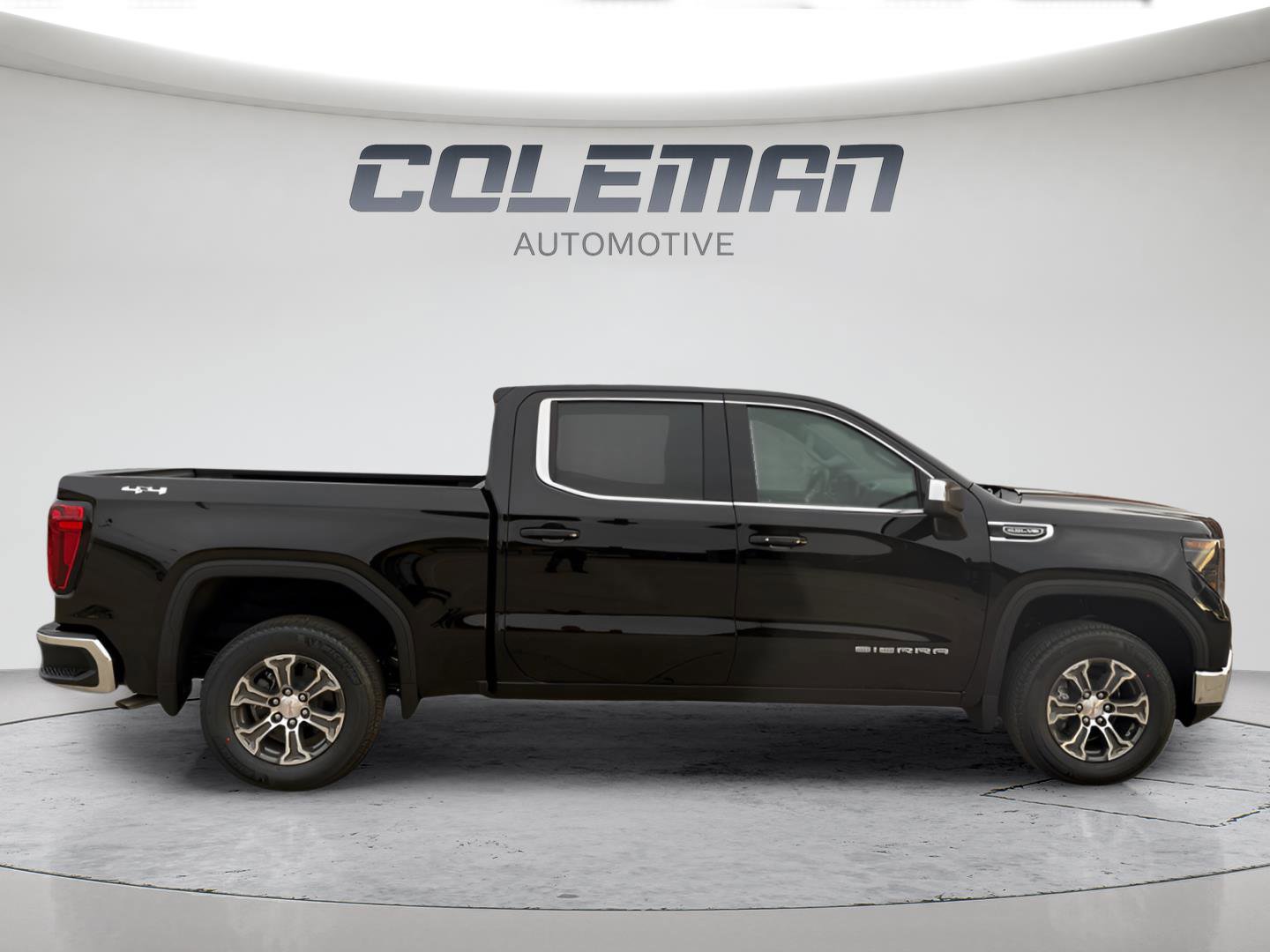 New 2026 GMC Sierra 1500 SLE w/ Preferred Package image 4