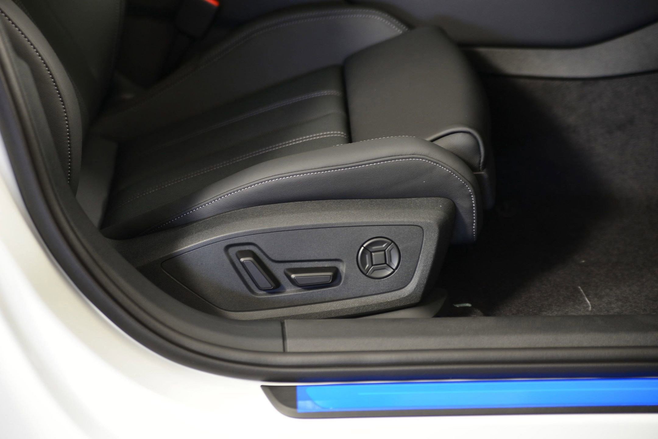 New 2025 Audi A5 2.0T Prestige image 11