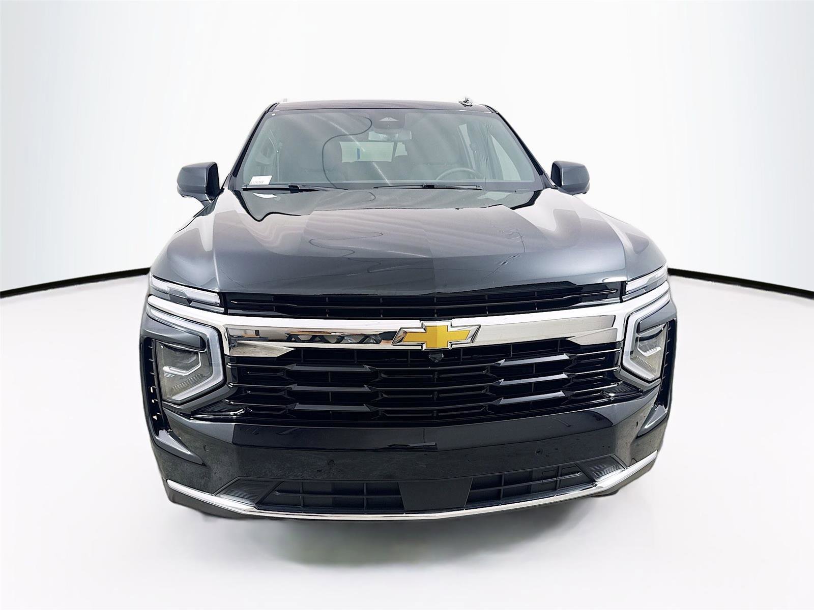 Used 2025 Chevrolet Suburban LS RWD image 23