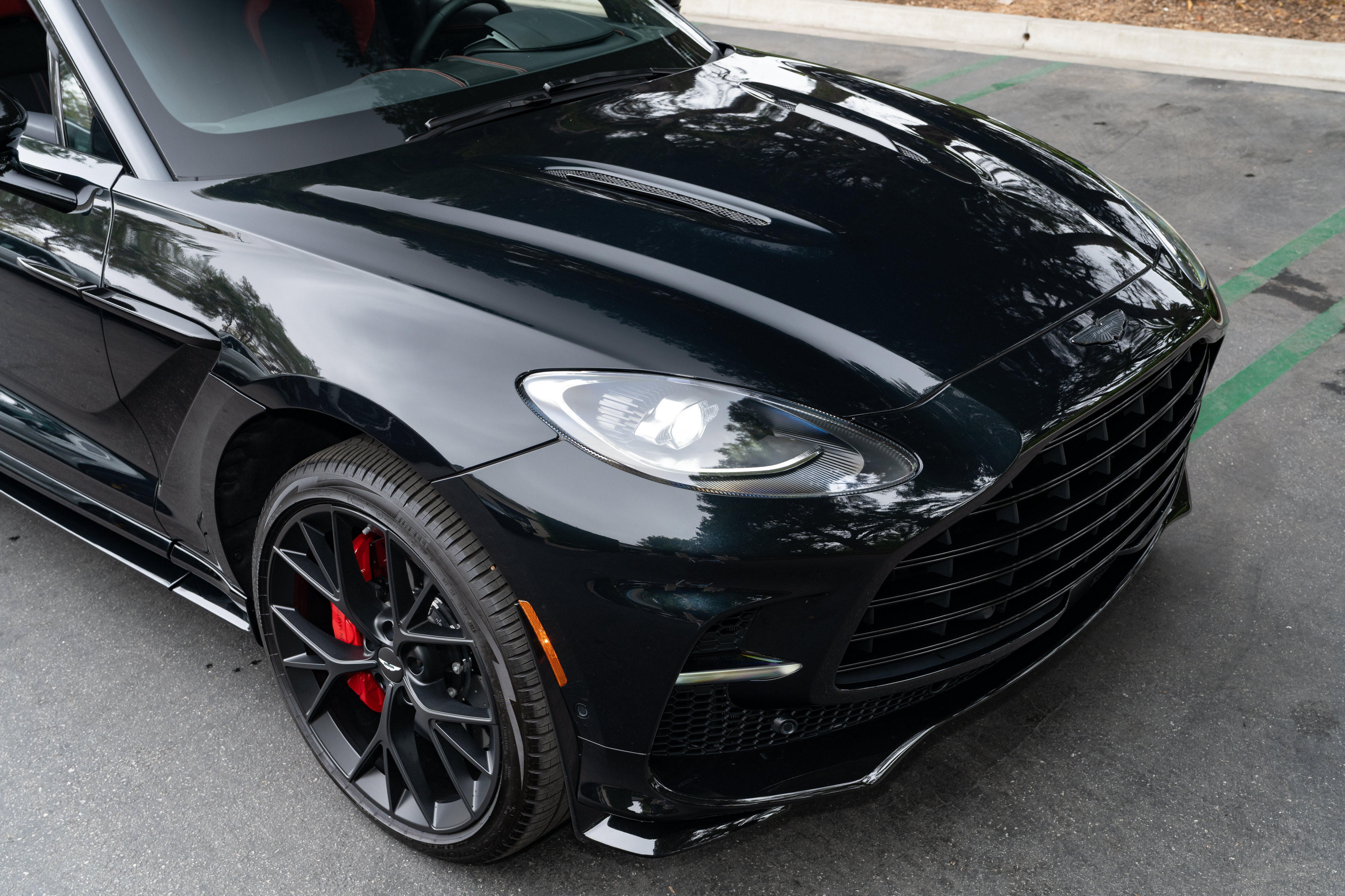 Used 2025 Aston Martin DBX 707 AWD/4WD image 9