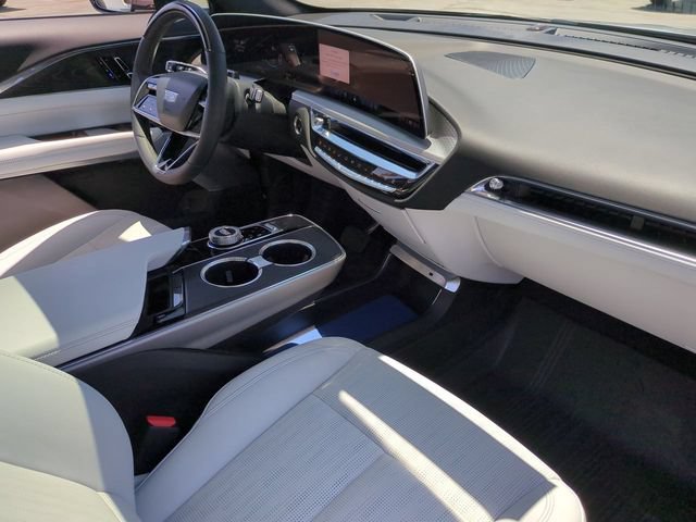 Certified 2024 Cadillac Lyriq Luxury RWD image 29