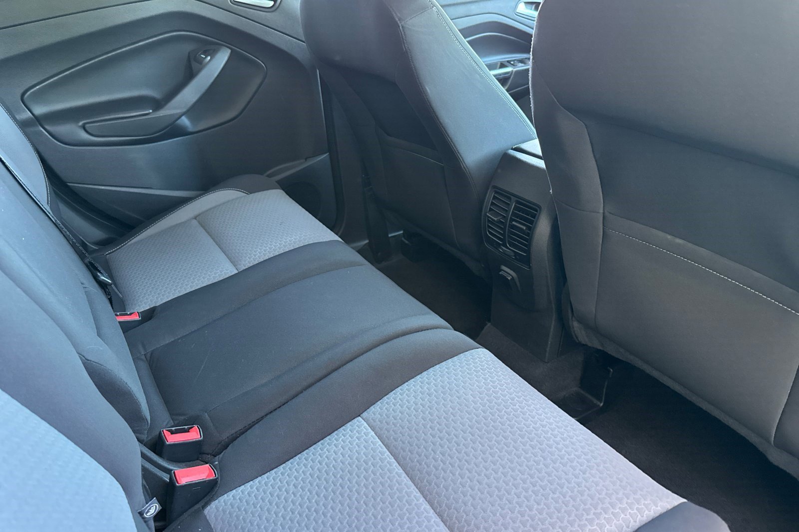 Used 2017 Ford Escape SE image 29