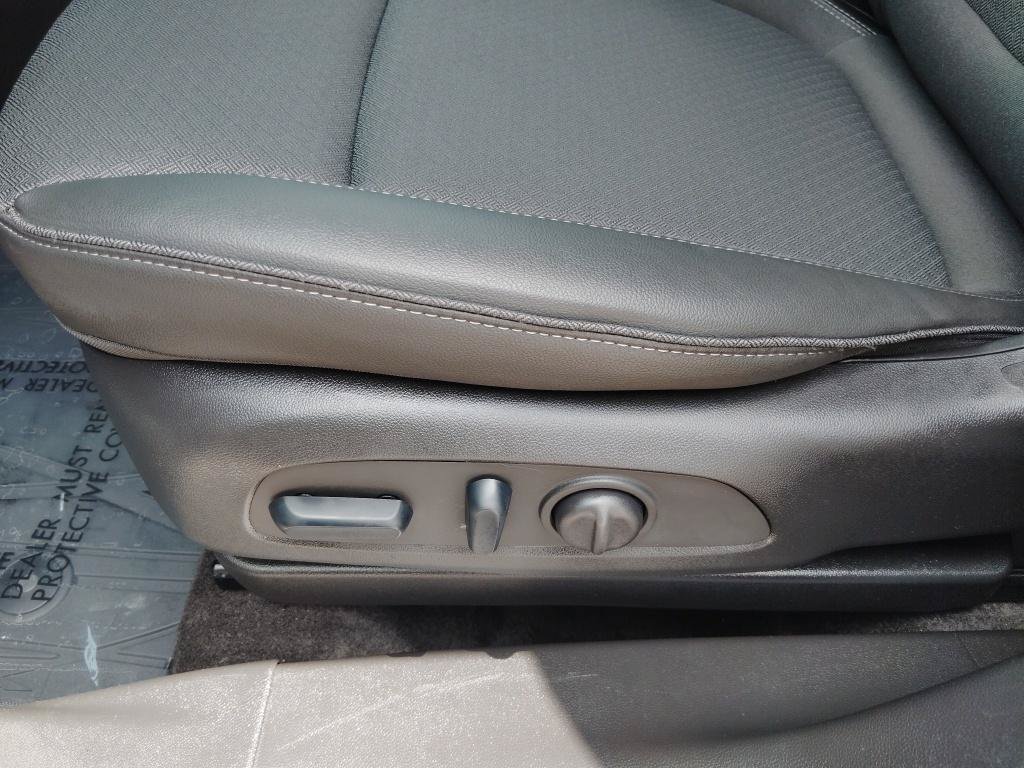 Used 2023 Buick Encore GX Select AWD/4WD image 15