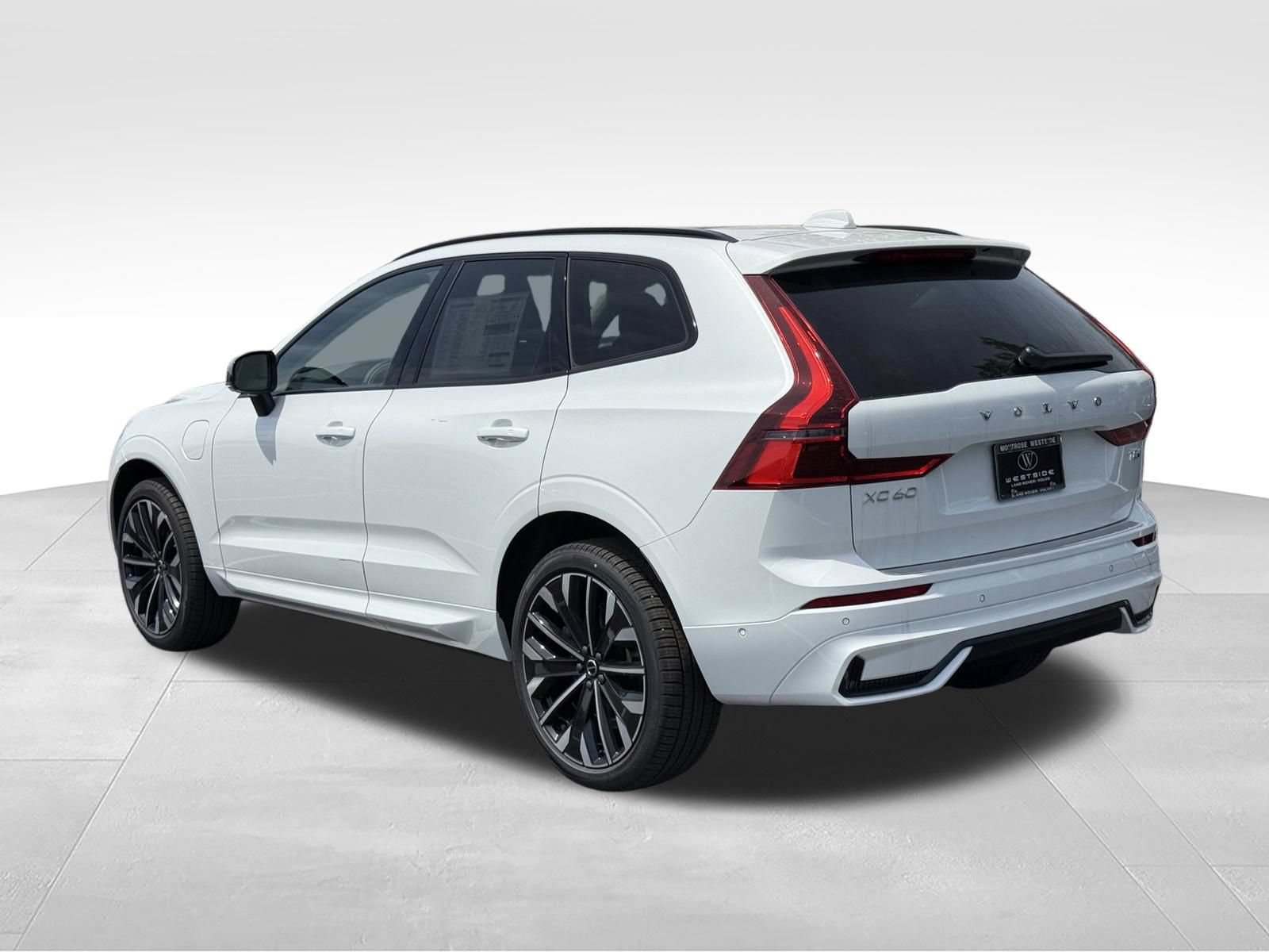 New 2026 Volvo XC60 T8 Ultra w/ Protection Package Premier AWD/4WD image 3