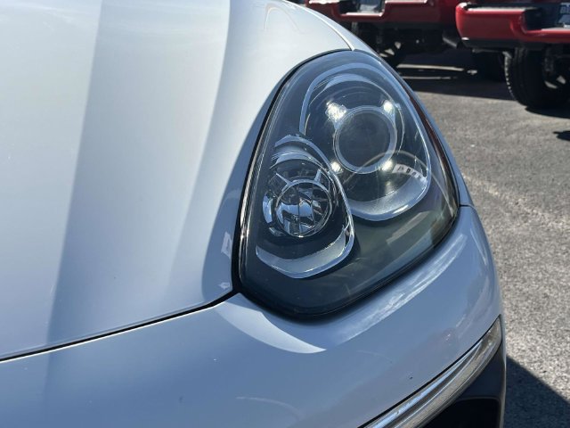 Used 2016 Porsche Cayenne AWD/4WD image 9