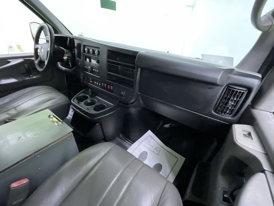 Used 2014 Chevrolet Express 2500 image 17