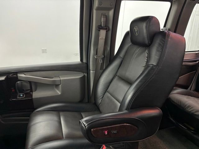 Used 2017 Chevrolet Express 2500 Extended image 36