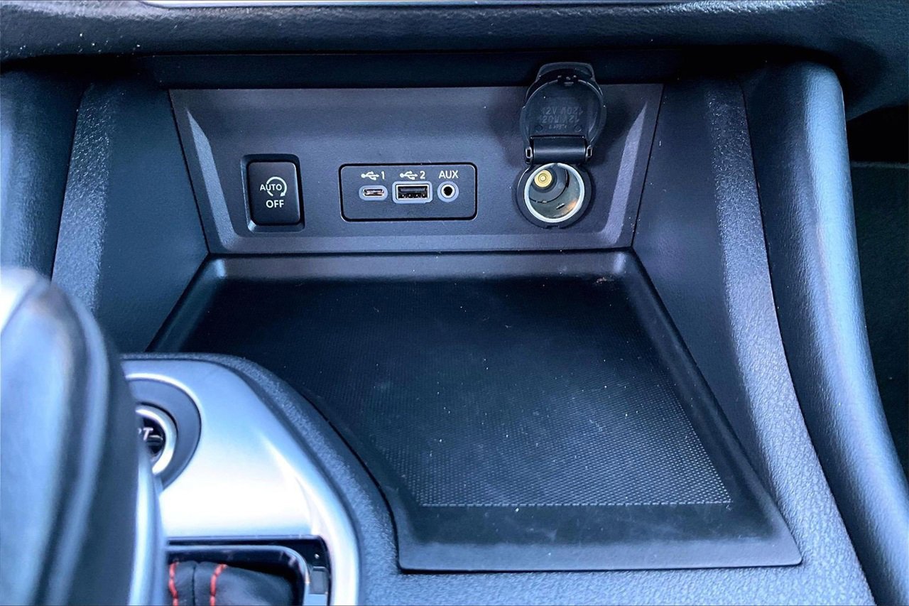 Used 2025 Nissan Sentra SR w/ SR Premium Package image 17