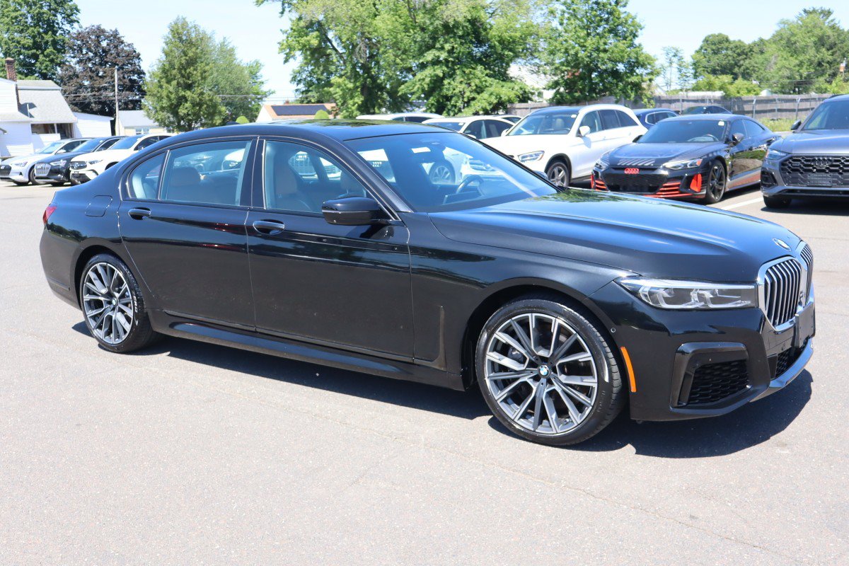 Used 2021 BMW 750i xDrive w/ Executive Package AWD/4WD image 3