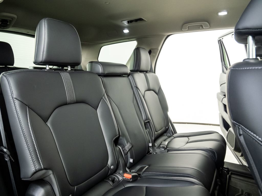 Used 2025 Honda Pilot EX-L image 19