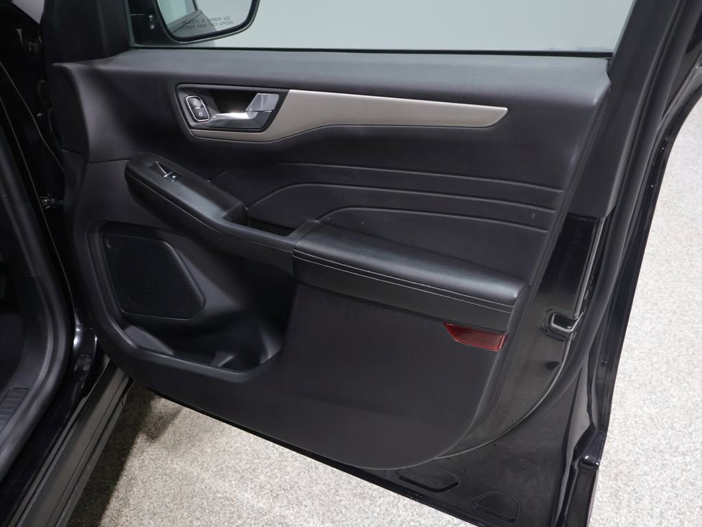 Used 2021 Ford Escape SE image 23