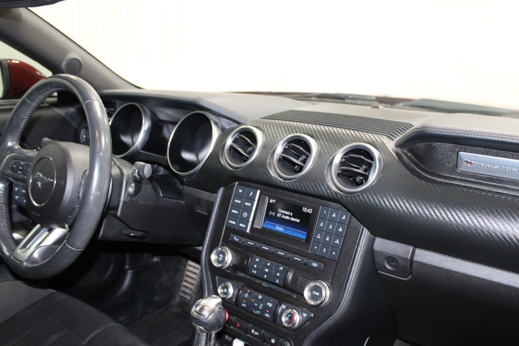Used 2018 Ford Mustang Coupe RWD image 28