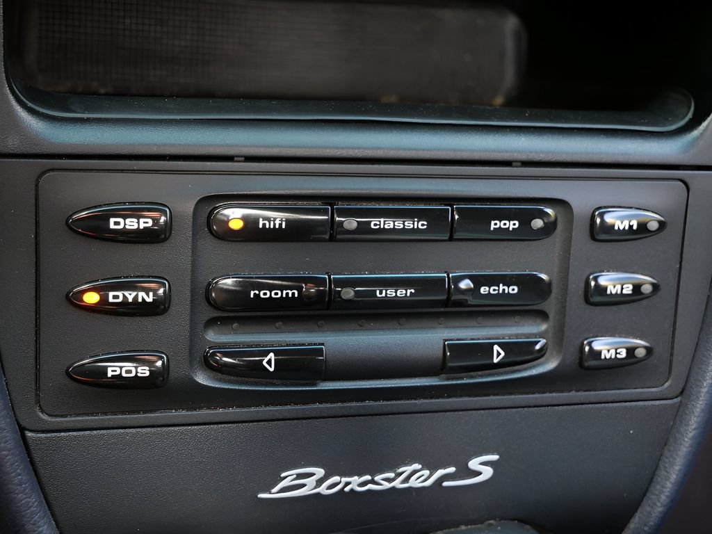 Used 2000 Porsche Boxster S RWD image 25