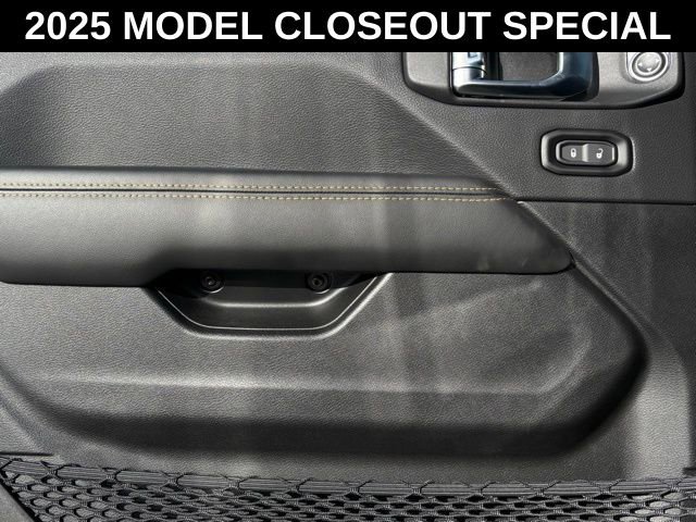 New 2025 Jeep Gladiator High Tide image 13