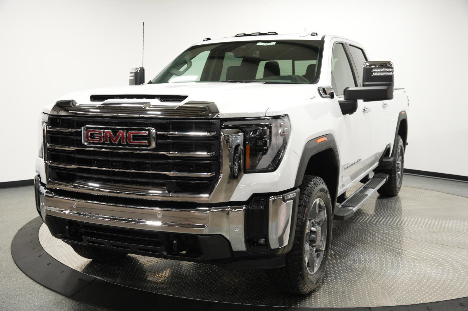 New 2026 GMC Sierra 2500 SLT w/ SLT Premium Package image 3
