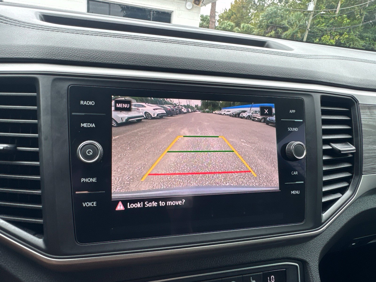 Used 2020 Volkswagen Atlas Cross Sport SE w/ Towing Package FWD image 27