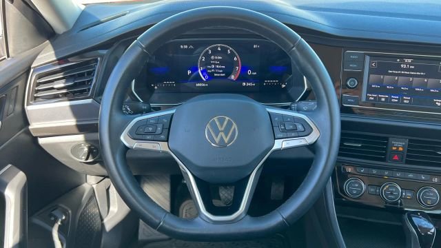 Used 2023 Volkswagen Jetta SE image 77