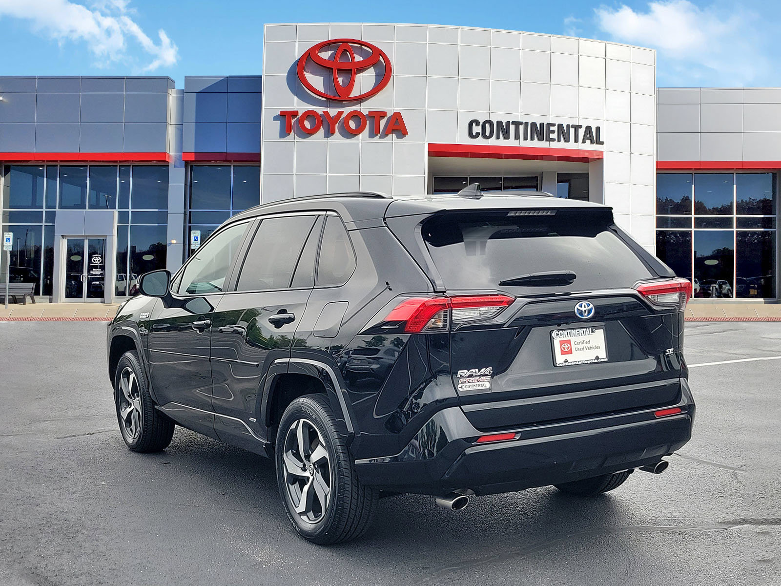 Certified 2021 Toyota RAV4 SE w/ Weather & Moonroof Package AWD/4WD image 4