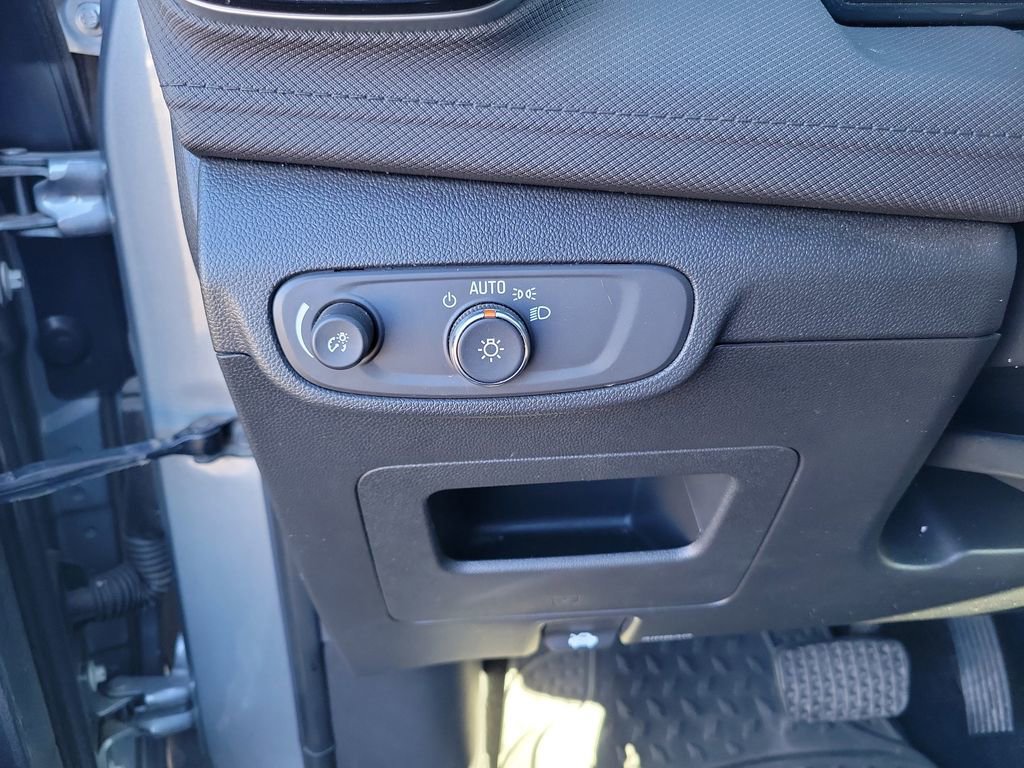 Used 2024 Chevrolet TrailBlazer LT w/ LT Cold Weather Package image 16